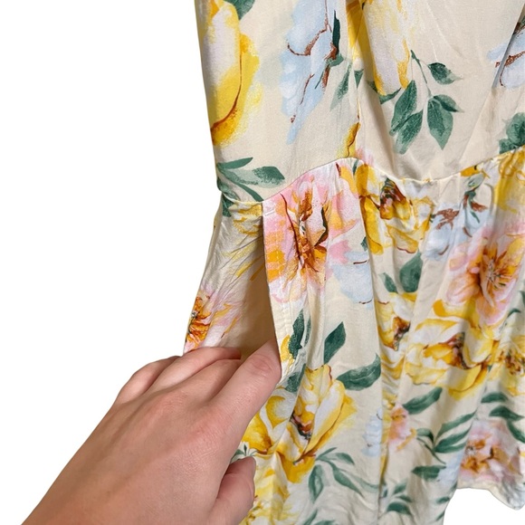 Old Navy Floral Soft Woven Cami Romper NWOT - Picture 4 of 7